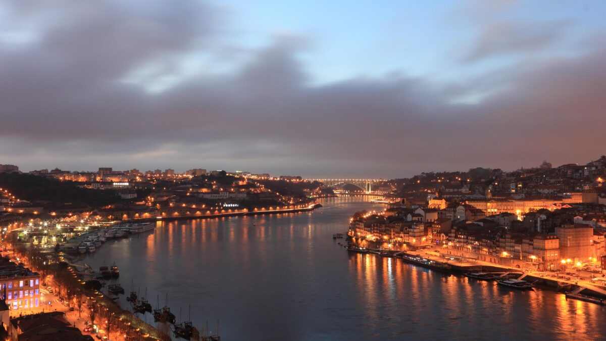 2427999-portugal-1350648_1920