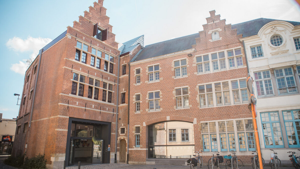 Hostel De Draecke Buitenkant 1