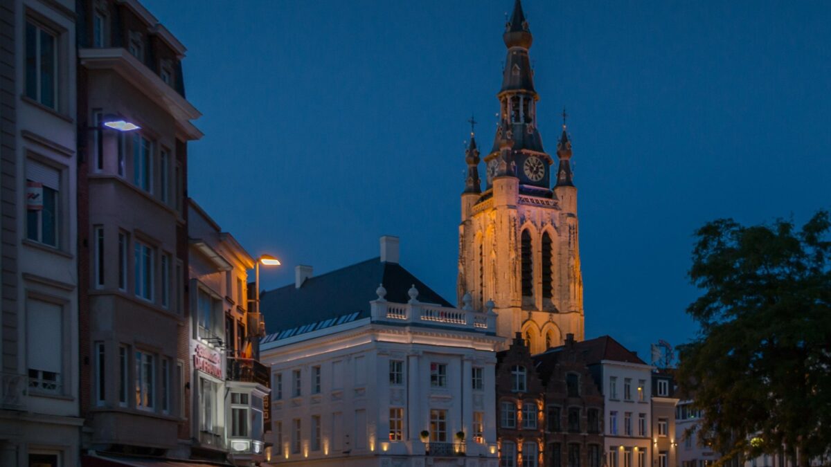 walkerssk-kortrijk-downtown-1515592_1920